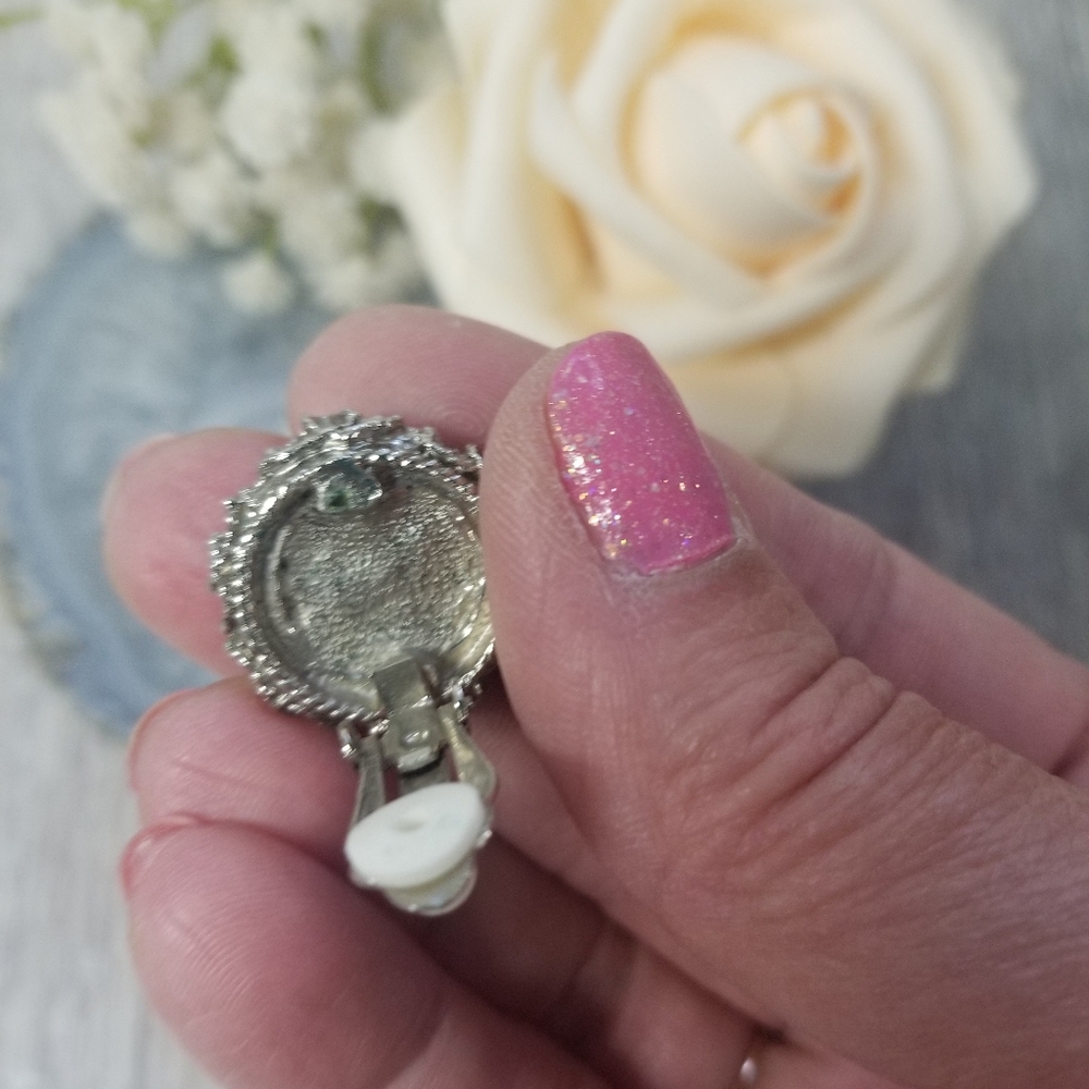 Vintage Fashion Earrings - Picture 4 of 10